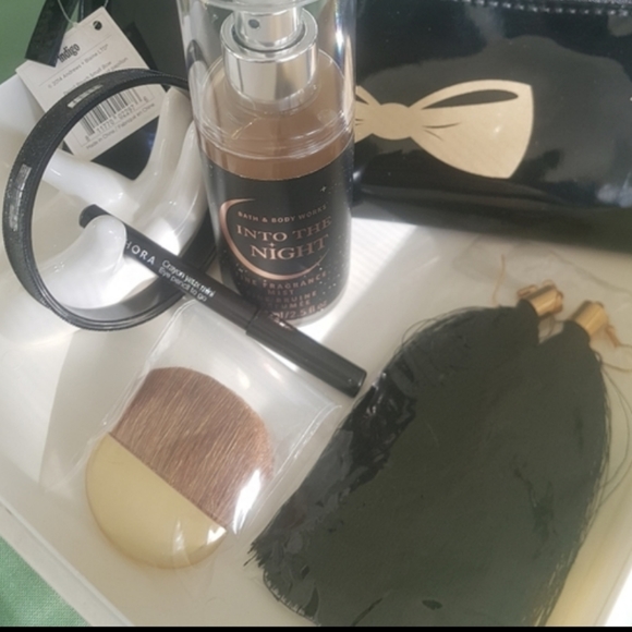 🖤🌙 Into the Night Gift Set 🦇 - Picture 2 of 6